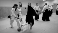 Varför tränar man aikido? Aikido betyder inte samma sak för alla utövare. När man frågar dem som tränat en tid brukar en del skäl dyka upp oftare än andra: Självförsvar Många börjar träna aikido...